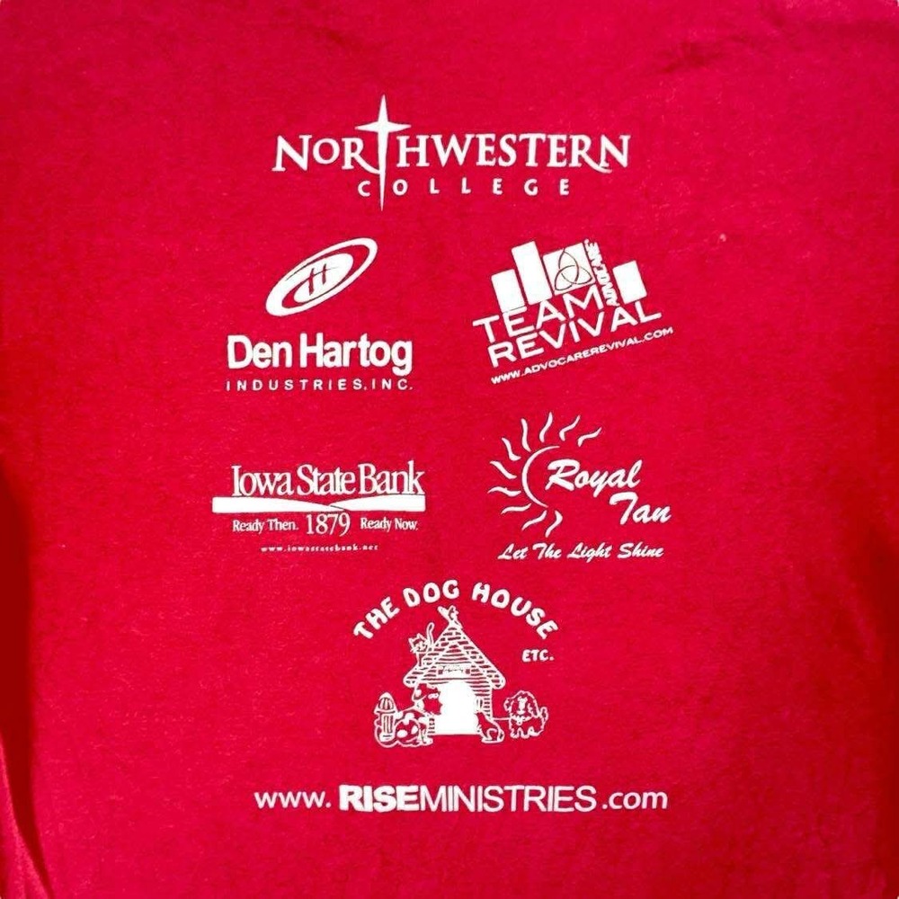 Rise Run Northwestern College Red T-Shirt Est 2006 Gildan Ultra Blend Medium - Picture 5 of 9